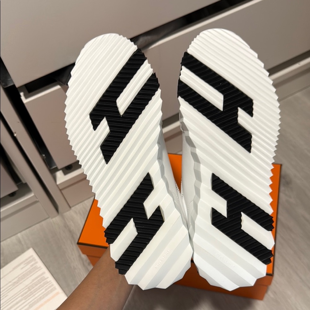 Bouncing sneaker Hermes (38) - Picture 2 of 4